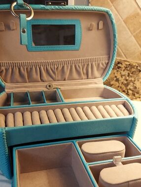 Tuscan Design Jewelery Box